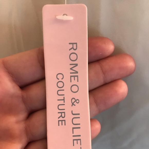 Ivory Ruffle Blouse - Picture 4 of 4